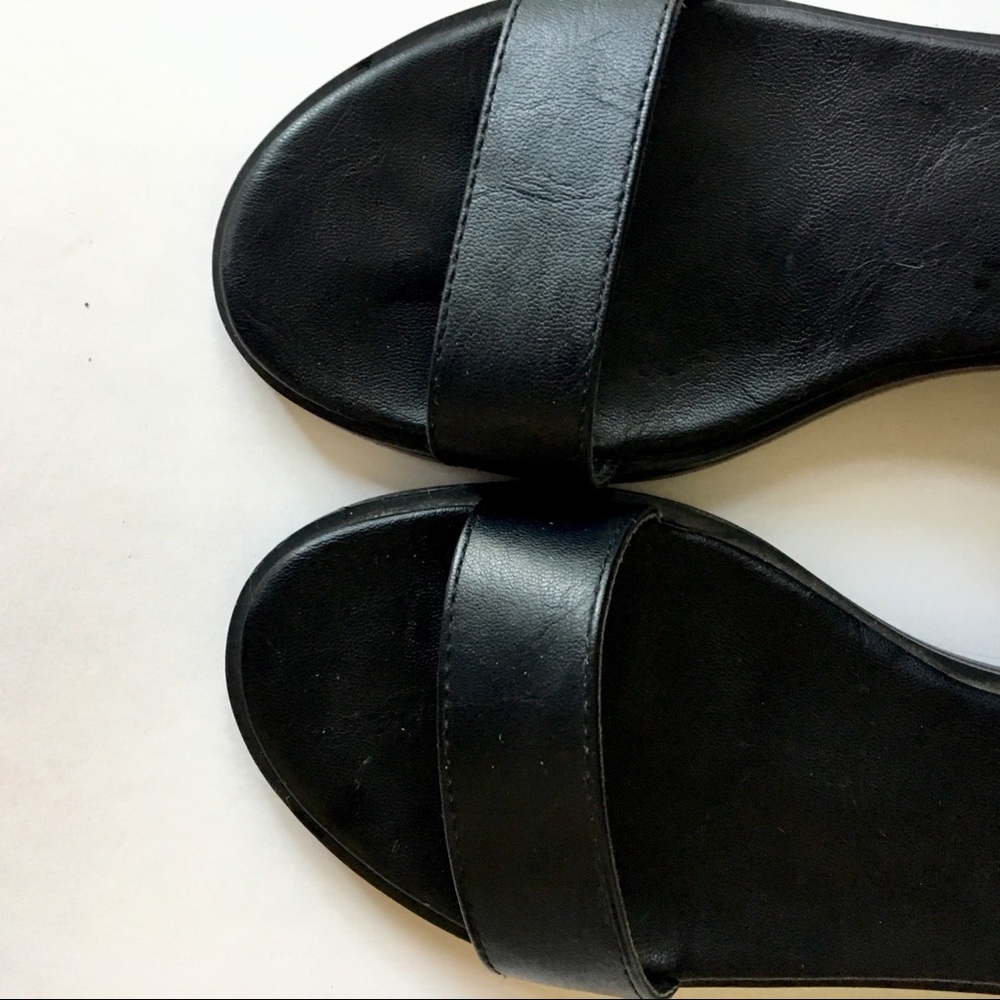 BUNDLED | faux leather buckle sandal | - Picture 5 of 8